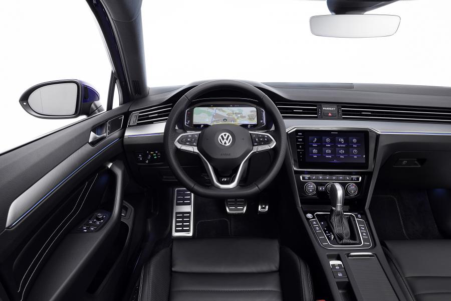 Торпедо Volkswagen Passat R-Line Variant (B8) 2019 года  (WW) (фото 19 из 49)